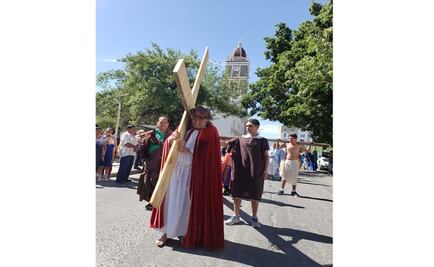 Tamaulipeco representa a Cristo por 43 años