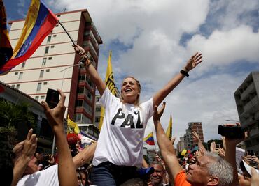 Lilian Tintori pide liberar a presos y abrir canal humanitario