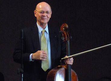 Reconocen al violonchelista Carlos Prieto con la Presea Sor Juana Inés de la Cruz