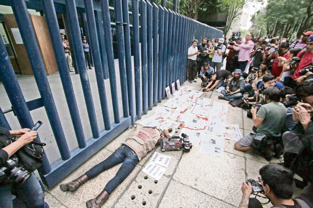 De acuerdo con la Comisión de Derechos Humanos local, además de las agresiones físicas los periodistas acusan que son víctimas de hostigamiento (ARCHIVOE EL UNIVERSAL)