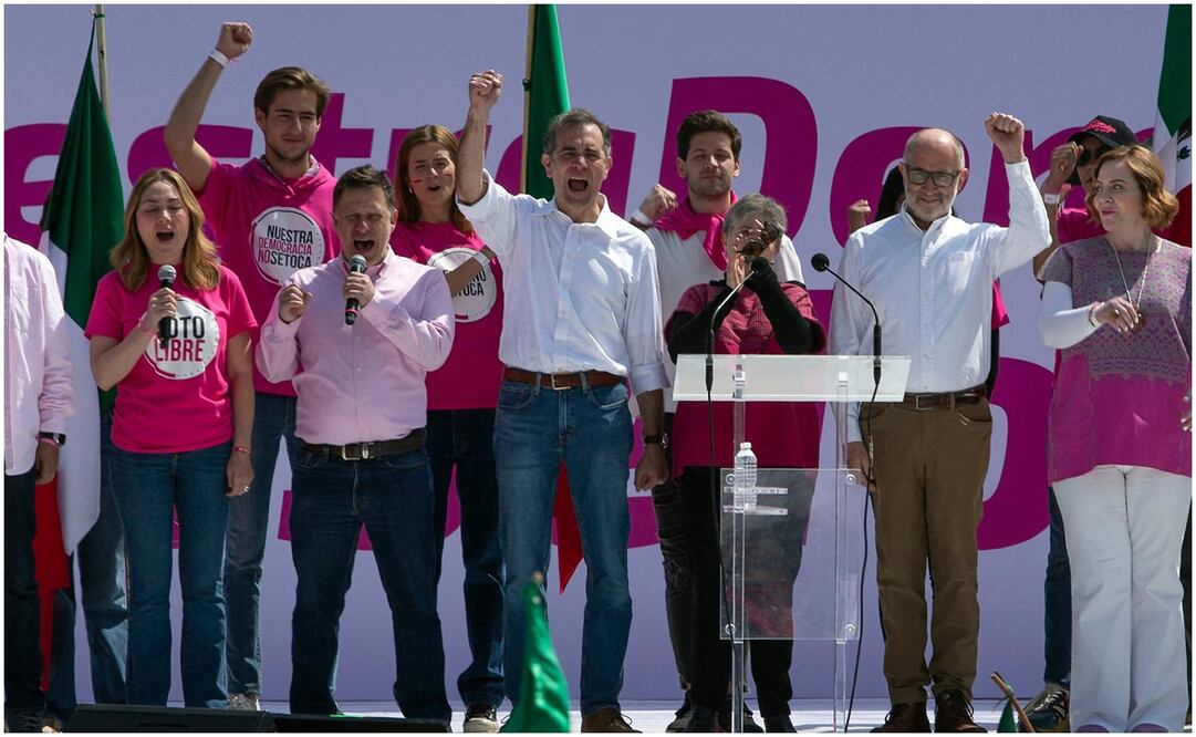 Lorenzo Córdova durante su participación en la marcha por la democracia / Foto: AFP