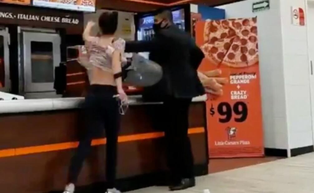 Mujer sin cubrebocas exige servicio, agrede a empleados de pizzería y la llaman #LadyPizza