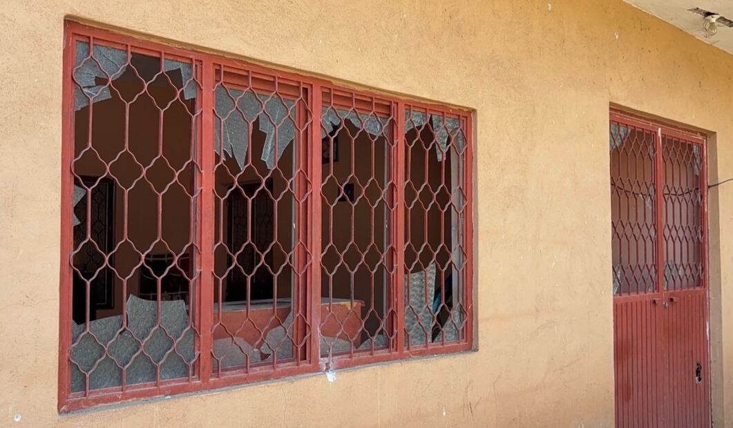 Habitantes de las comunidades de El Guayabo y El Alcalde en Apatzingán, Michoacán, huyeron del lugar debido a la violencia. Foto: Carlos Arrieta/EL UNIVERSAL