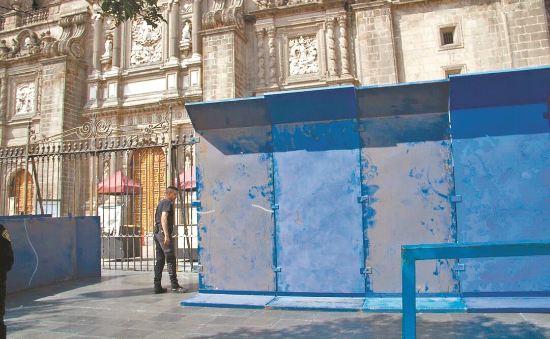 Autoridades tapiaron monumentos y recintos históricos como la Catedral Metropolitana para que no sean vandalizados. Foto: Andrea Murcia. CUARTOSCURO