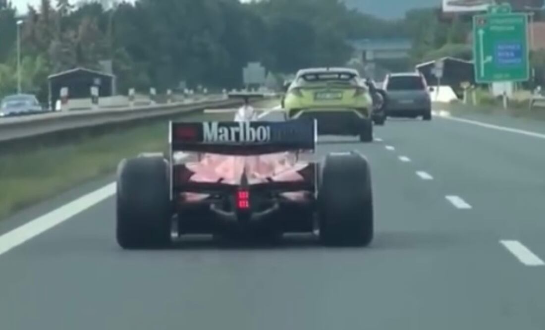 Se viralizó en redes sociales un video donde se ve circular entre particulares a un auto Fórmula 2. Foto: Youtube RacingClips