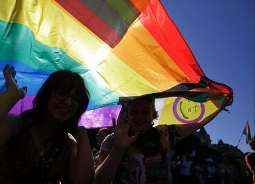 FOTOS: Marchan miles en el mundo en el Día del Orgullo LGBT+