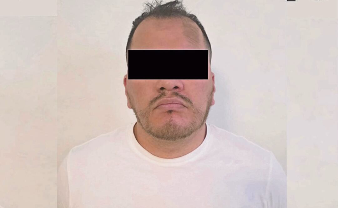 El Chícharo fue detenido en un domicilio de la calle Bosques de Europa; le aseguraron 554 dosis de cocaína y 64 de marihuana, un arma de fuego con cartuchos útiles, 2 celulares, un auto y una motoneta. Foto: Especial