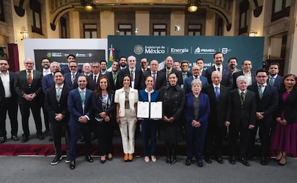 México y gasolineros firman acuerdo para poner tope al precio de la gasolina a 24 pesos; entra en vigor la próxima semana