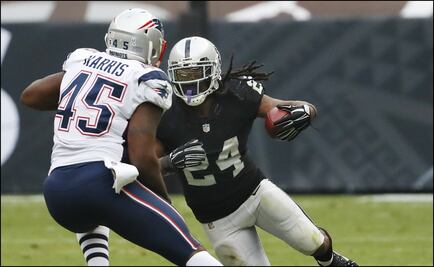 Lynch ignora el himno estadounidense y se para en el mexicano