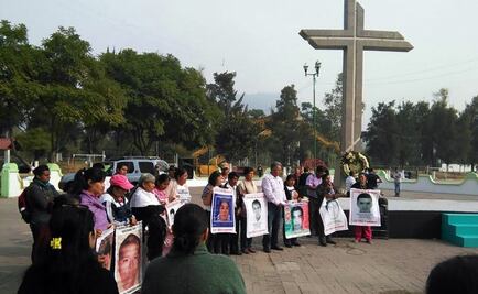 Familiares de los 43 recuerdan a víctimas de explosión en San Juanico