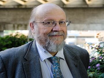 Fallece filólogo y catedrático Aurelio González Pérez