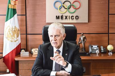 Padilla le “da vueltas” a una posible reelección