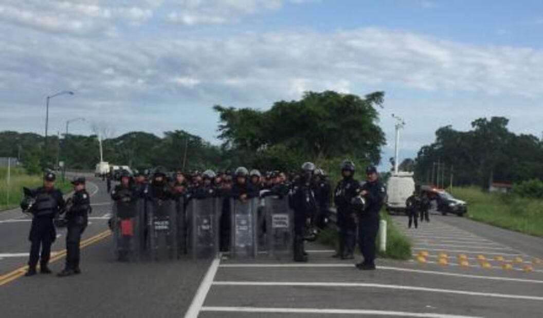 Hondureños avanzan hacia Tapachula; PF instala retén
