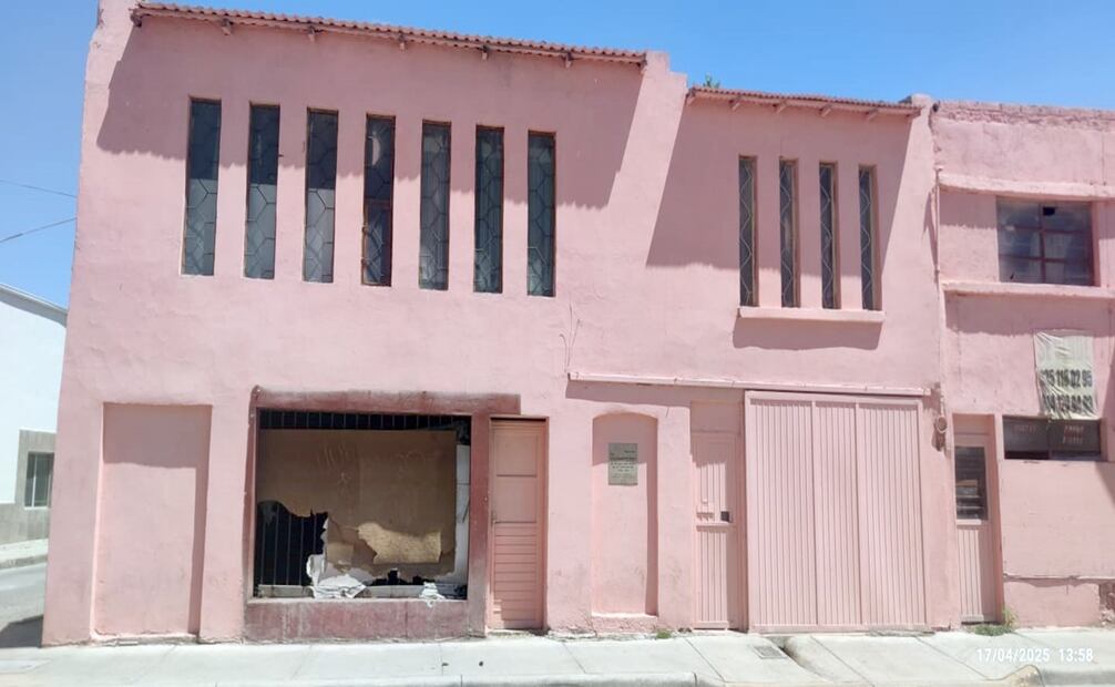 Casa donde vivió su infancia el doctor Arturo Rosenblueth, en el estado de Chihuahua. Nunca dejó de publicar investigaciones hasta su muerte, el 20 de septiembre de 1970, en la Ciudad de México por un padecimiento cardiovascular, dejó un gran legado que hizo cambiar el rumbo de la medicina. Sus restos descansan en la Rotonda de las Personas Ilustres, en el panteón de Dolores de la capital. Cortesía Mario Trillo.