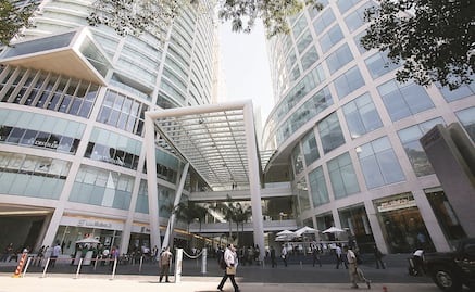 Critican en redes a quienes grabaron y difundieron videos de mujer que se suicidó en Reforma 222