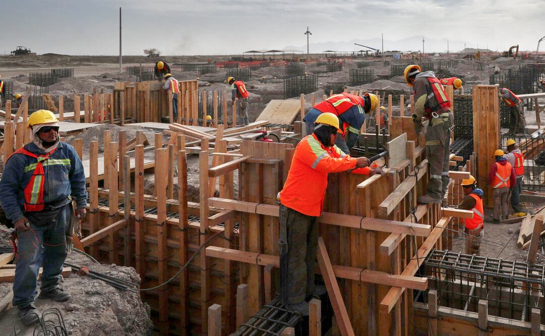 La inversión en construcción reportó una disminución mensual de 0.8%. A su interior la edificación residencial cayó 2.0%, en tanto que la no residencial logró un incremento de 0.7%. Foto: Archivo / EL UNIVERSAL