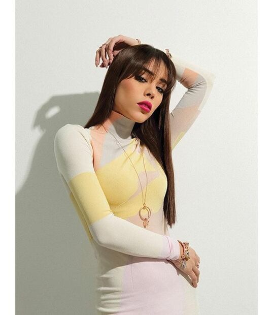 Danna Paola enamora al lucir un vestido con transparencias