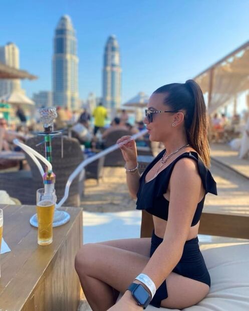 Mariazel se llevó todas las miradas desde una playa privada de Qatar