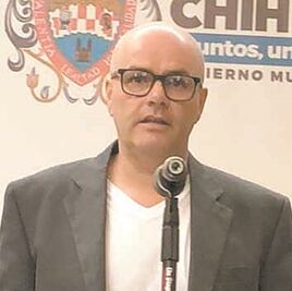 Le cuesta el puesto burlarse de # Un DíaSinNosotras