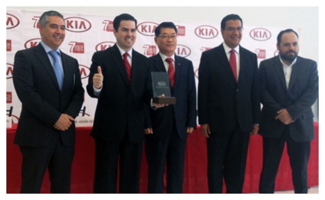 KIA Motors reconoce a distribuidora de Nuevo León 