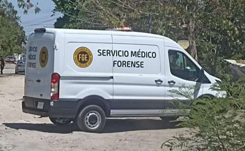 Los trabajadores acusan que los empleados de confianza del director utilizan las camionetas oficiales para atender asuntos personales. Foto: Especial