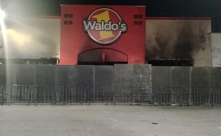 Reabren circulación vehicular y flujo peatonal en área del incendio de tienda Waldo's en Hermosillo
