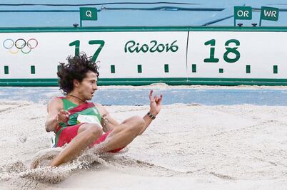 Álvarez salta a una final, tras fallar en fut