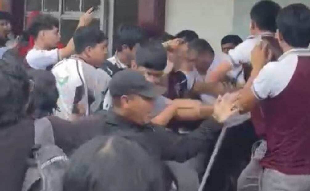 Alumnos protestan por acusaciones de abuso sexual por parte de estudiantes (17/09/2025). Foto: Captura de pantalla