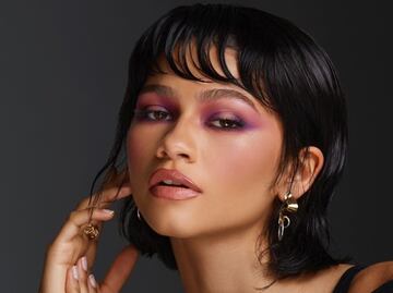 Zendaya redefine la elegancia moderna con un look rosa pastel