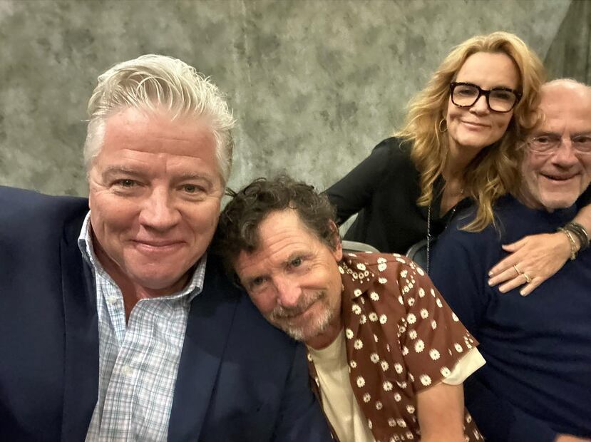 Thomas Wilson y sus colegas de Volver al futuro. Fuente: Instagram @tomwilsonusa