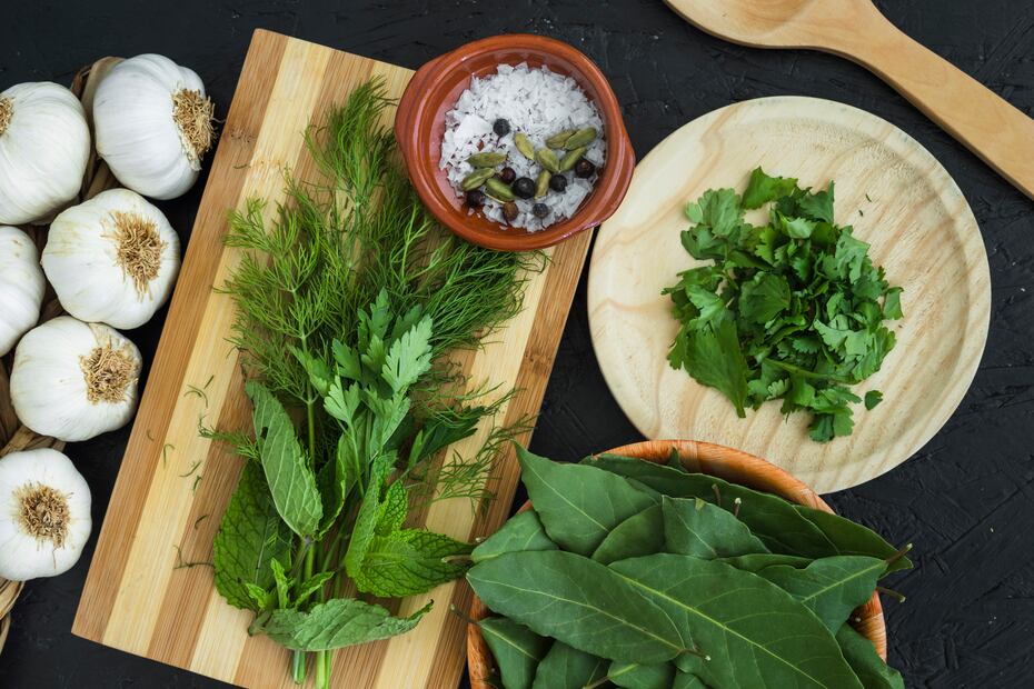 El epazote es una planta llena de beneficios dentro de la cocina y hasta en la medicina natural. Foto: Freepik