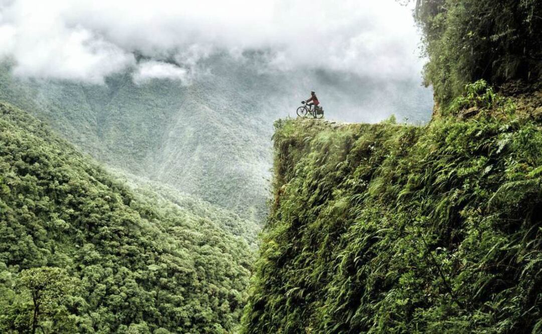 “Death Road” es un circuito en bicicleta por una carretera al borde del abismo. (Foto: Inca World Bolivia)