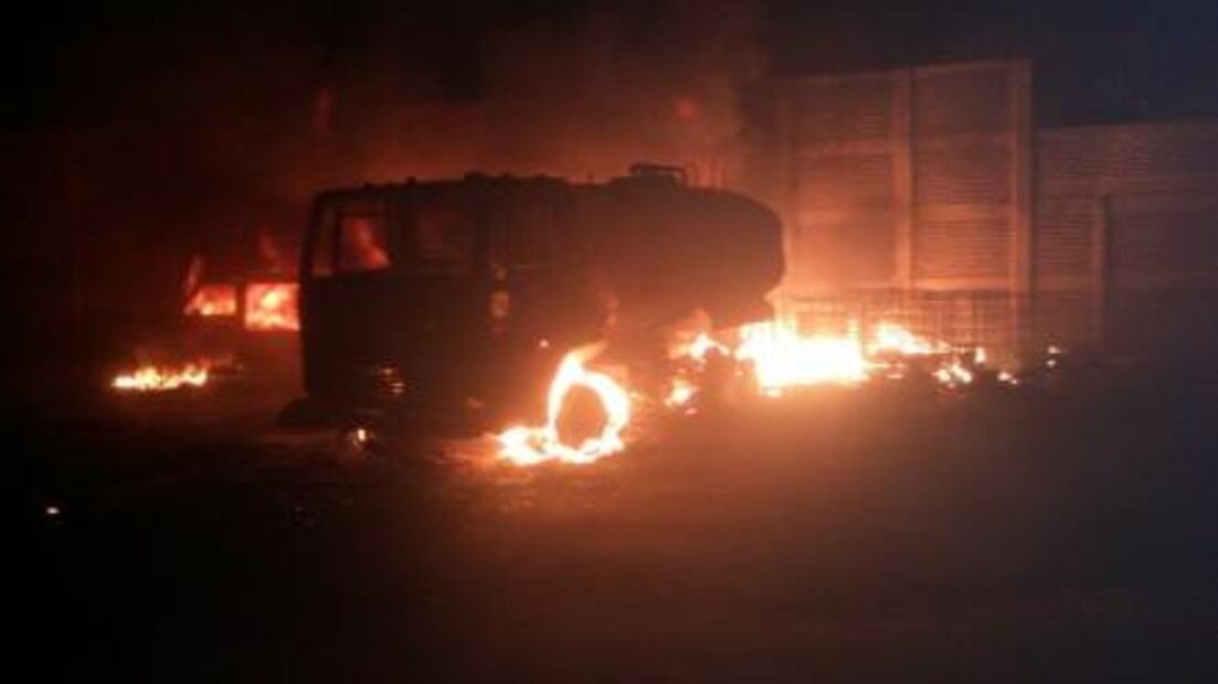 Se incendia bodega donde almacenaban combustible en Michoacán