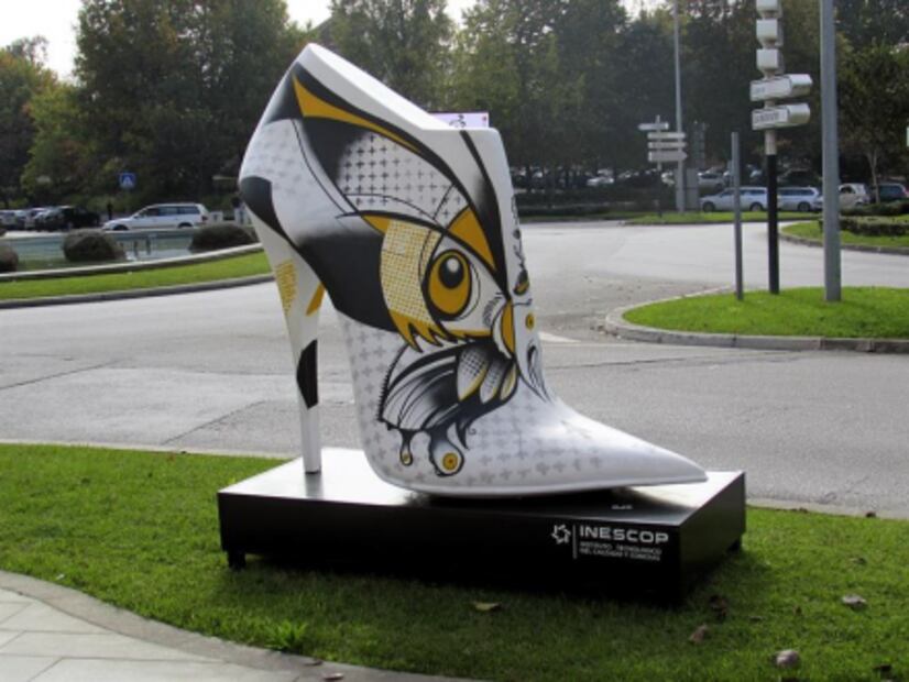 Imponentes zapatillas son exhibidas en San Joao da Madeira