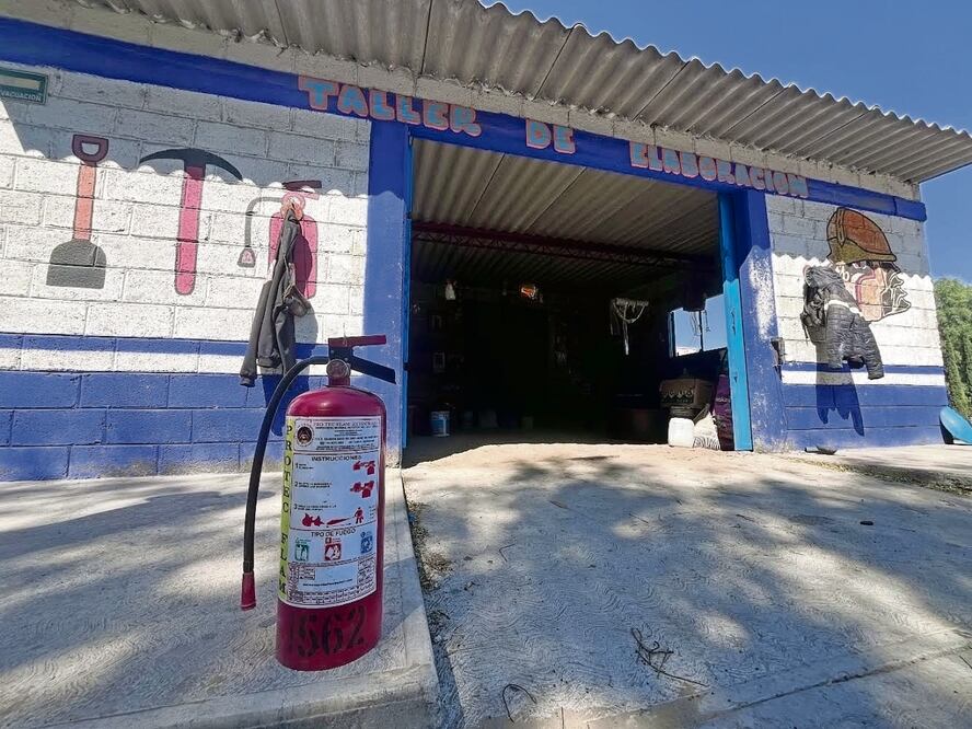 Tanto algunos materiales, como las vitrinas no deben estar expuestos al sol para no provocar el efecto lupa y que una chispa provoque un incendio, explicaron artesanos. Foto: de Arturo Contreras. El Universal