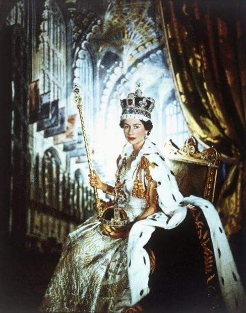 Entre homenajes, punk y controversias: La figura de la reina Isabel II en el arte