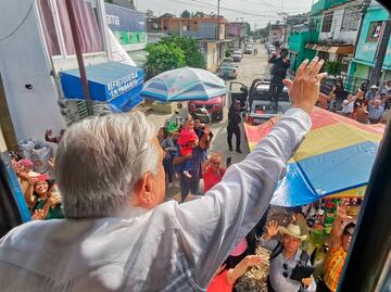 "La gente de los pueblos está eufórica": Pobladores saludan a AMLO y celebran paso del Tren del Istmo de Tehuantepec
