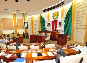Irrumpen en Congreso de Nayarit ante aprobación de nueva ley laboral