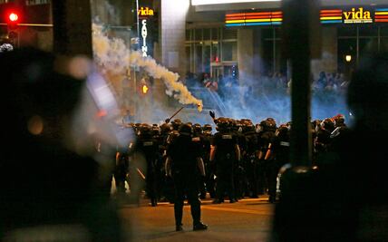 Protesta en Charlotte se torna violenta; hay un herido grave