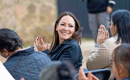 Le cae el Grinch al encendido del árbol navideño en Guanajuato