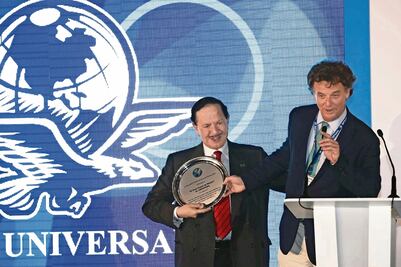 Reconocen 100 años de EL UNIVERSAL