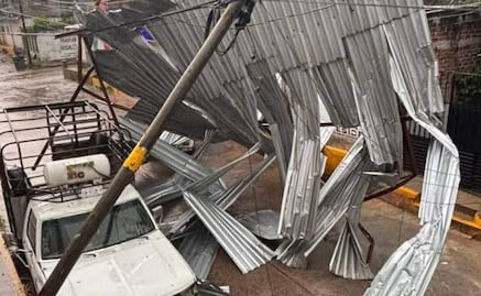 Fuertes rachas de viento azotan Chiapas; reportan diversos desprendimientos de láminas de techos