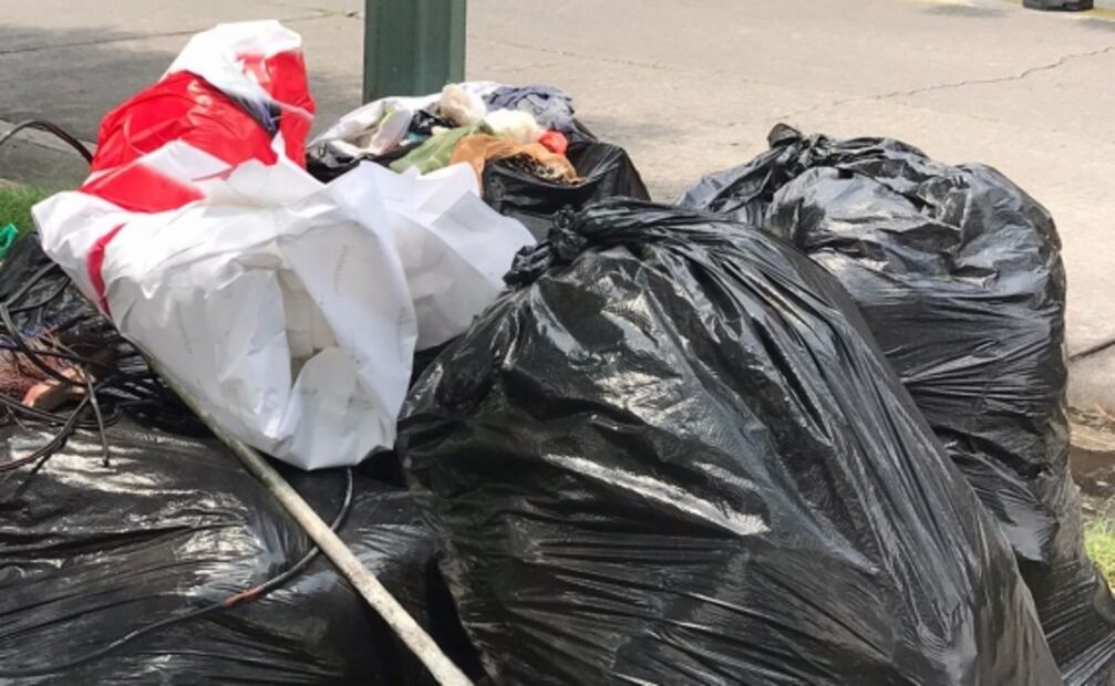 Naucalpan acumula toneladas de basura en calles por falta de diesel para camiones recolectores 