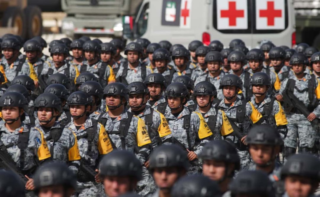 Ceremonia de reconocimiento al personal que participó en la aplicación del Plan DN-III-E y Plan Marina, derivado de las lluvias intensas y diversas afectaciones registradas en los estados de Hidalgo, Puebla, Querétaro, San Luis Potosí y Veracruz, en la Plataforma del Centro Estratégico Militar de Acopio, Base Aérea Militar No. 1, ubicada en Santa Lucia, Zumpango de Ocampo (27/11/25). Foto: Carlos Mejía/ EL UNIVERSAL