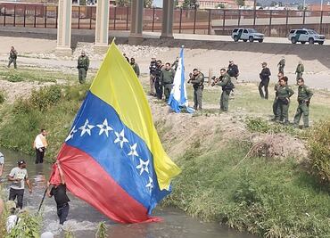 Migrantes venezolanos se manifiestan en Ciudad Juárez; patrulla fronteriza de EU los dispersa con balas de goma