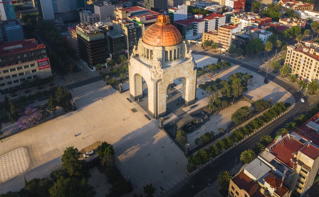 Operadores de drones captan imágenes de diversas zonas de la capital metropolitana