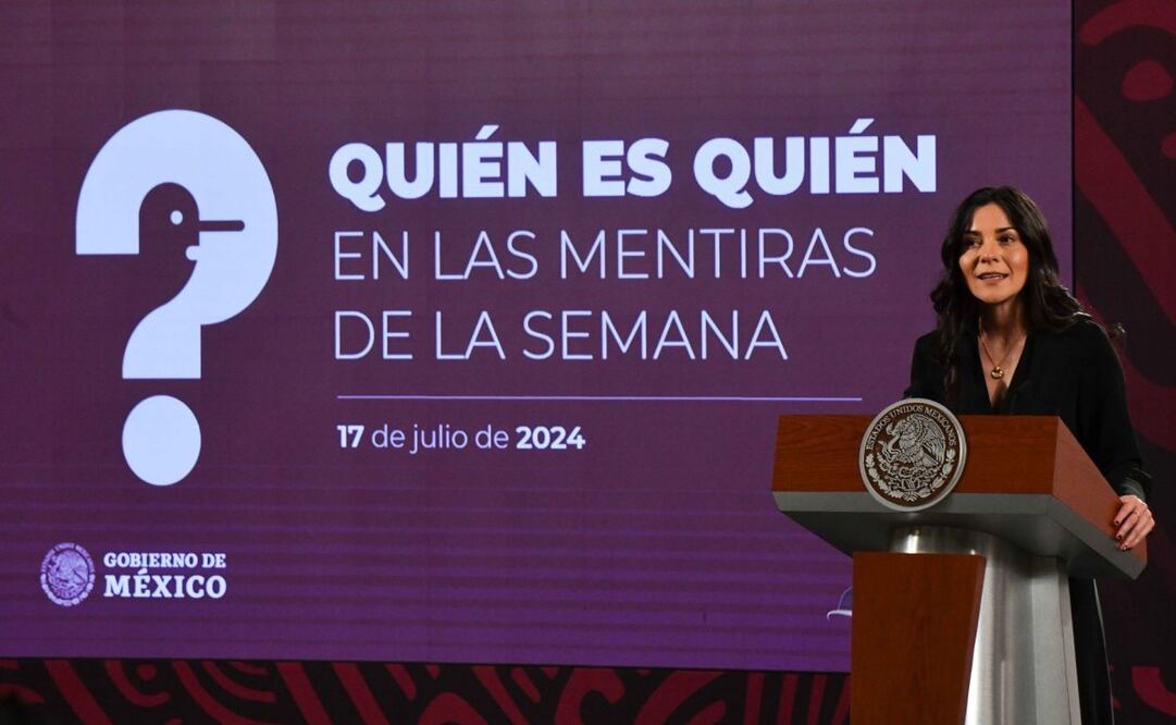 Ana Elizabeth García Vilchis, titular de la sección "Quién es quién en las mentiras de la semana" durante su intervención en la conferencia matutina realizada en Palacio Nacional el 17 de julio de 2024. Foto: Mario Jasso/ Cuartoscuro