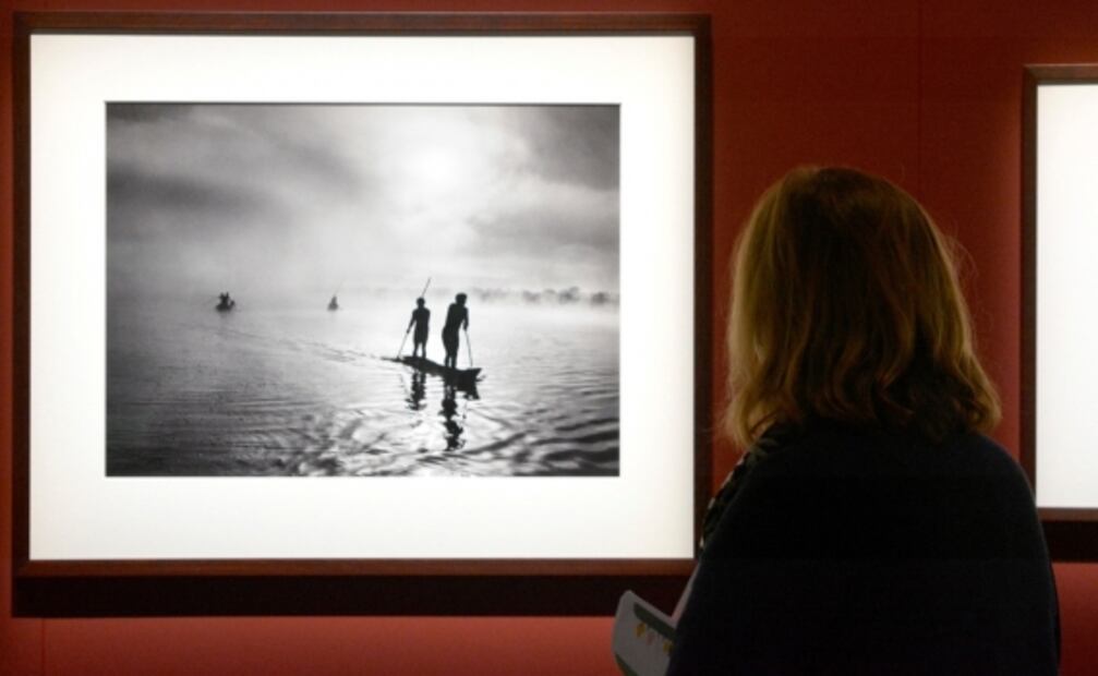 Sebastião Salgado abre una "puerta" a la Amazonia desde París, 2021.