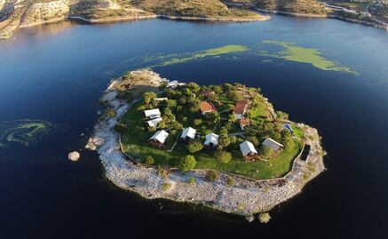 Duerme en esta isla por mil 100 pesos