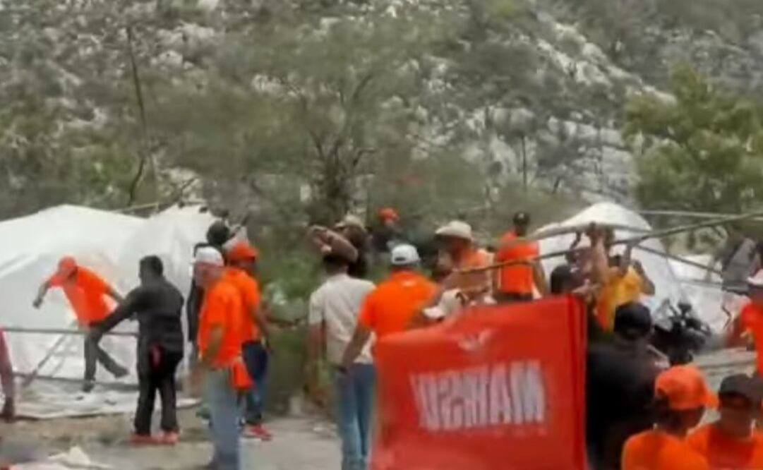 El pasado 5 de mayo, durante un encuentro con simpatizantes emecistas en el Parque La Huasteca, en Nuevo León, fuertes vientos también provocaron la caída de toldos. Foto: captura de pantalla